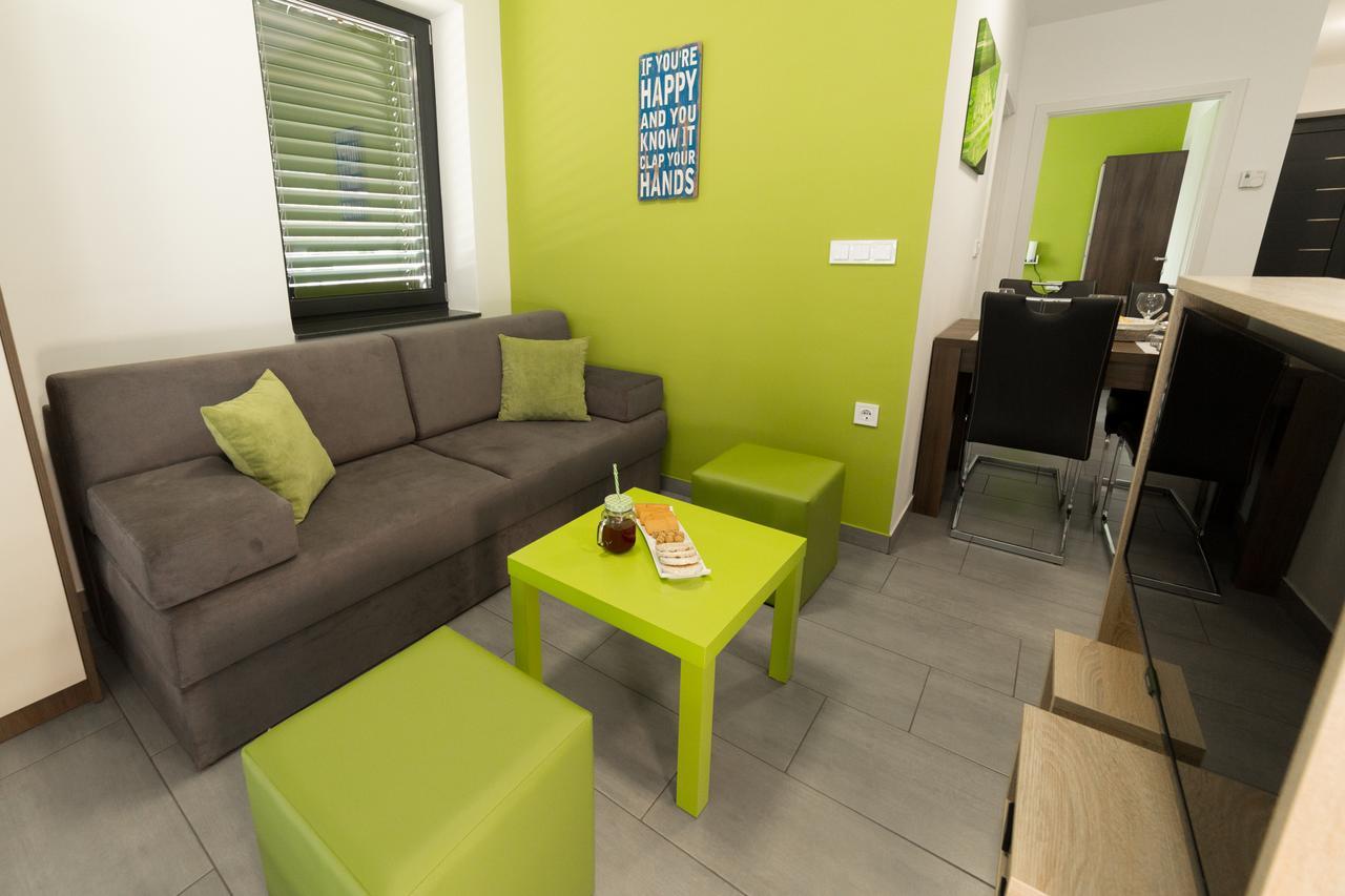 Apartma Mariposa Banovci Bagian luar foto
