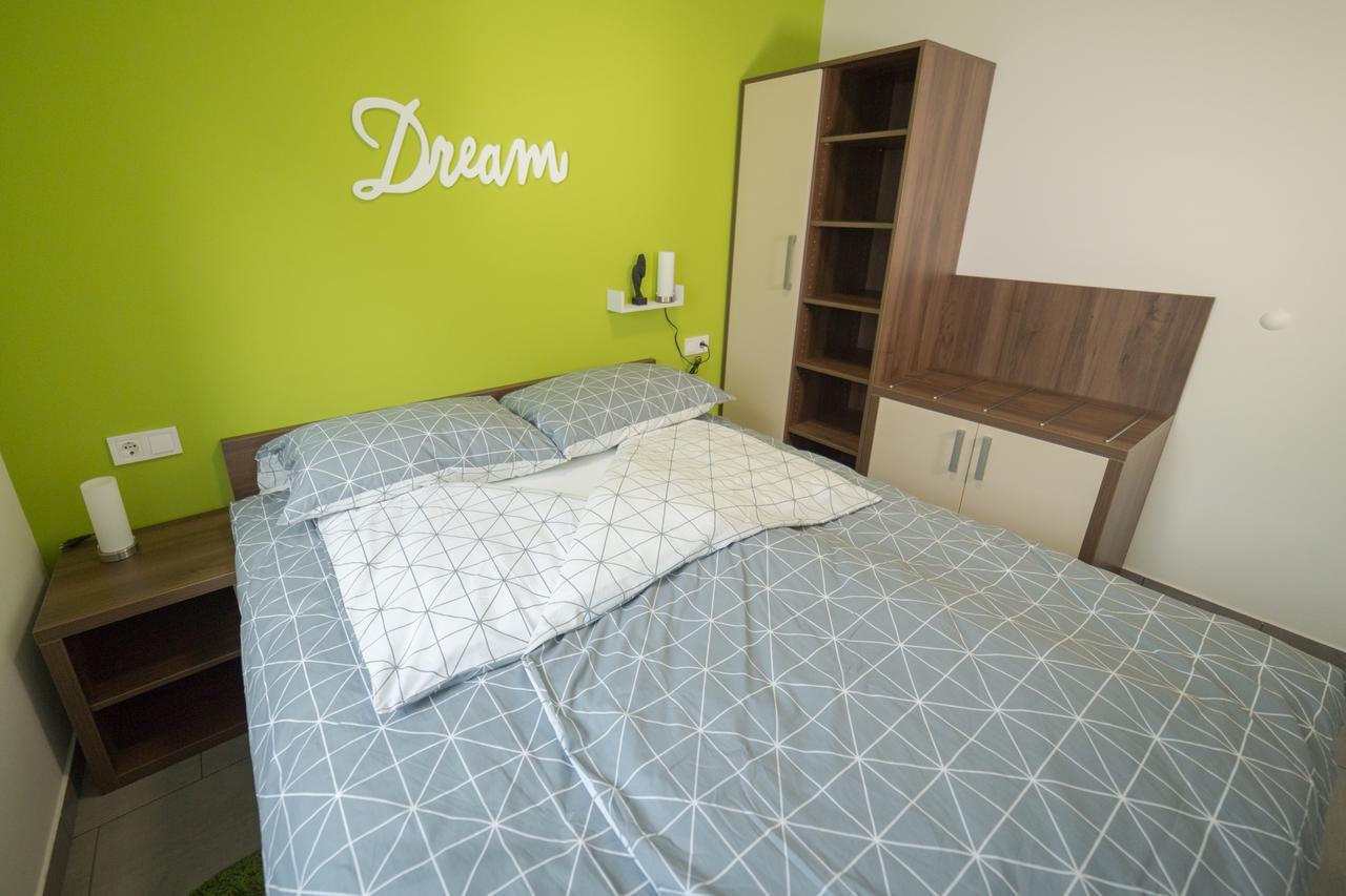 Apartma Mariposa Banovci Bagian luar foto