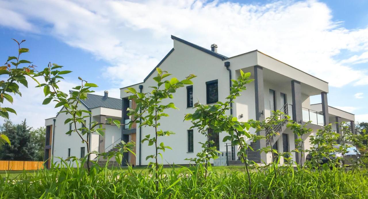 Apartma Mariposa Banovci Bagian luar foto